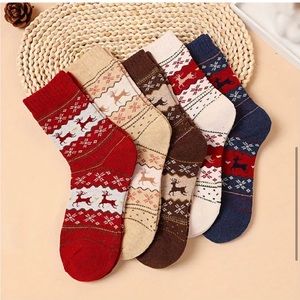 NWT 5 Pairs of Elk Print Socks